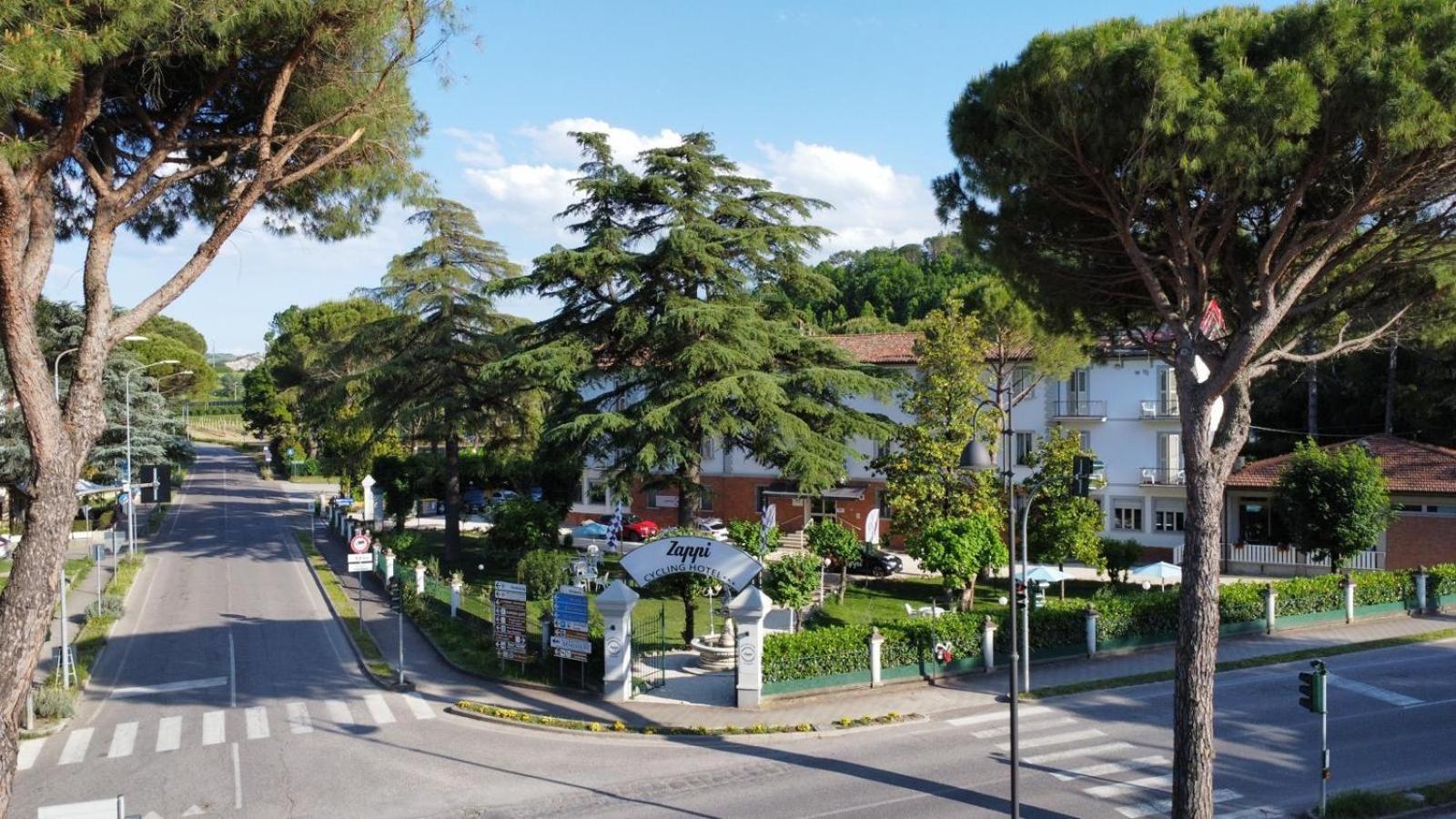 Zappi Cycling Hotel Riolo Terme Bagian luar foto