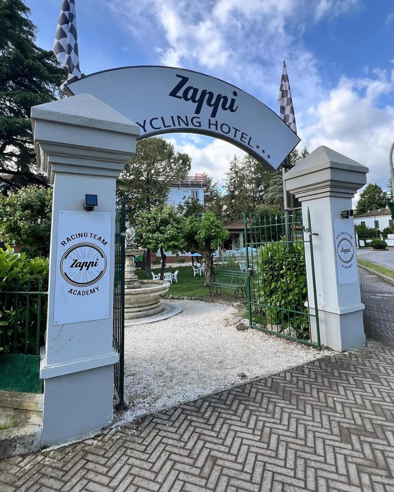 Zappi Cycling Hotel Riolo Terme Bagian luar foto